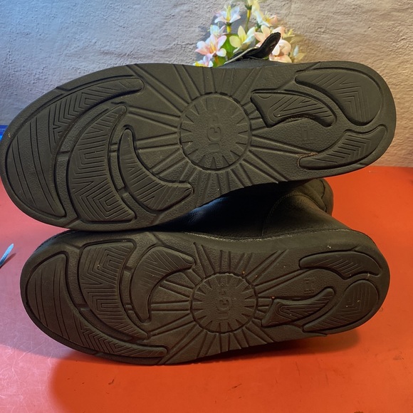 Wos Ugg boots SZ 9 - Picture 5 of 7